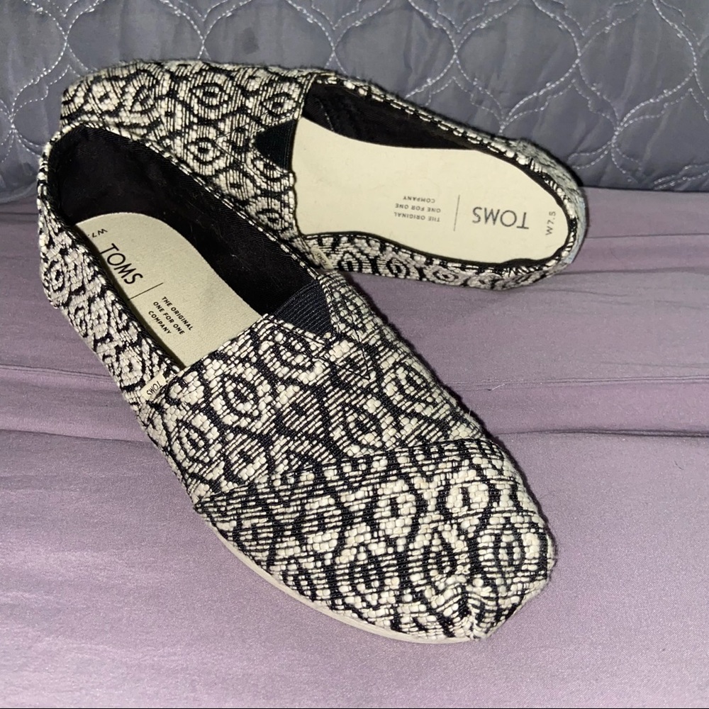 ▪️▫️NWOT Toms ▫️▪️
